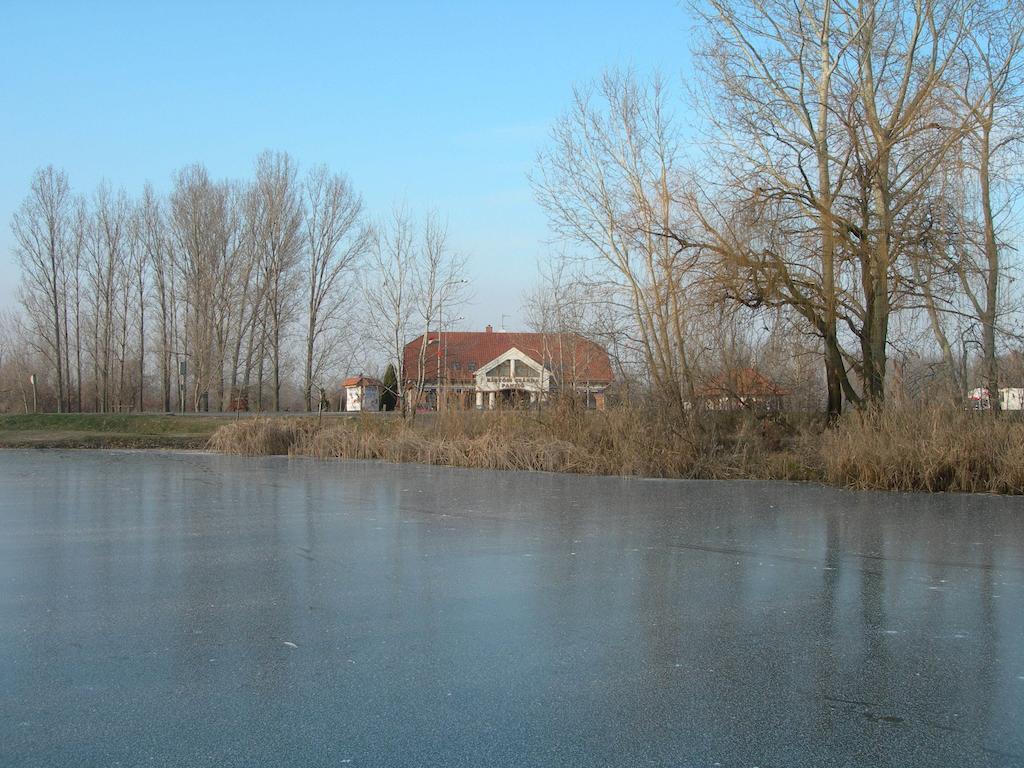 Kígyósi Csárda&Panzió Fulopszallas Exterior foto